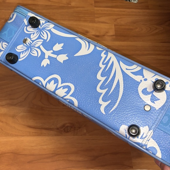 Vintage Roxy Suitcase - Picture 6 of 13